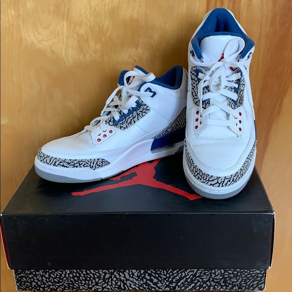 Air Jordan 3 Retro (2011) - Picture 3 of 5